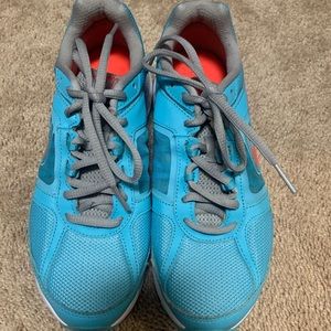 Nike tennis shoes